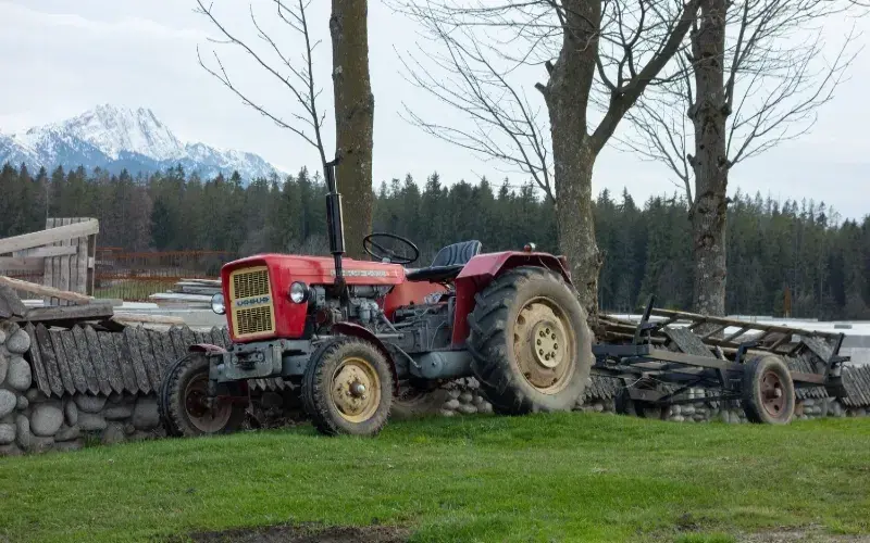 Jaki olej do silnika C-330? Odkryj najlepsze opcje dla Twojego traktora