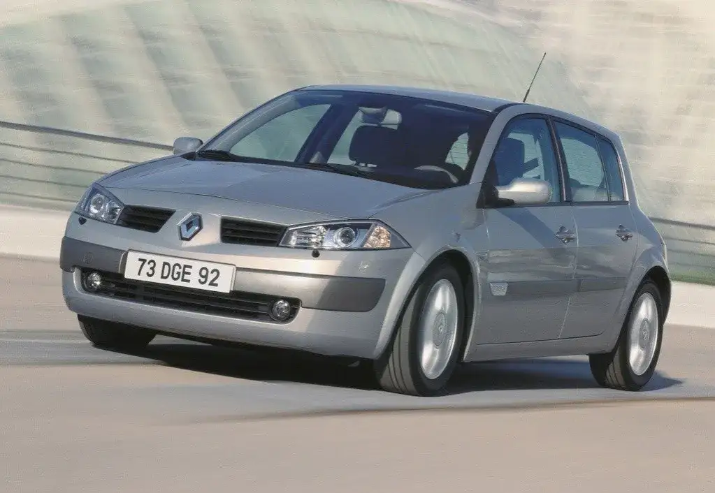 Zdjęcie Renault Megane 2 jaki silnik wybrać, aby uniknąć wysokich kosztów?